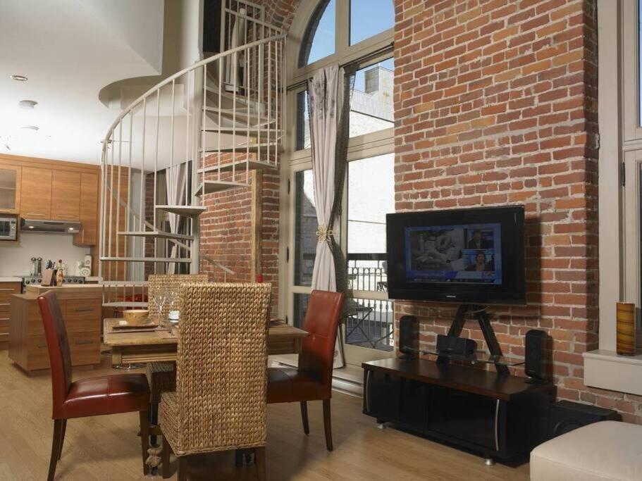 Loft Au Coeur Du Vieux-Quebec Apartment Luaran gambar